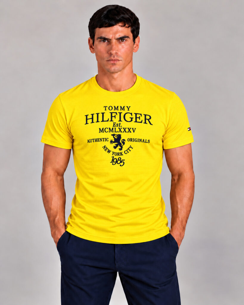 Camiseta Masculina Tommy Hilfiger Amarela Estampa Brasão 1985