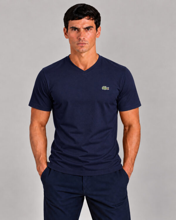 Camiseta Masculina Lacoste Básica Gola V AZUL MARINHO