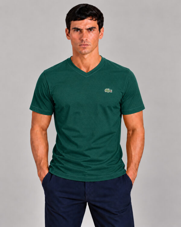 Camiseta Masculina Lacoste Básica Gola V VERDE MUSGO